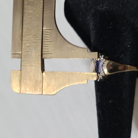 10kt Gold Tanzanite Ring Size 7 - Picture 5 of 13